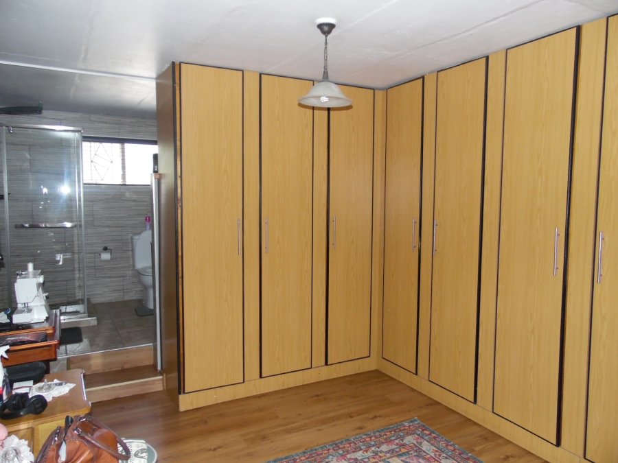 5 Bedroom Property for Sale in Doorn Free State